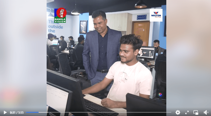 আনারস বেচতে গিয়ে ব্যর্থ মনির চাকরি দিলেন ৫ শতাধিক মানুষকে